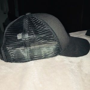 Never used hat with pony tail function-ability🌸